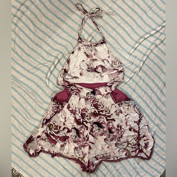 ANGL White & Maroon Floral Romper - Small - Picture 2 of 3
